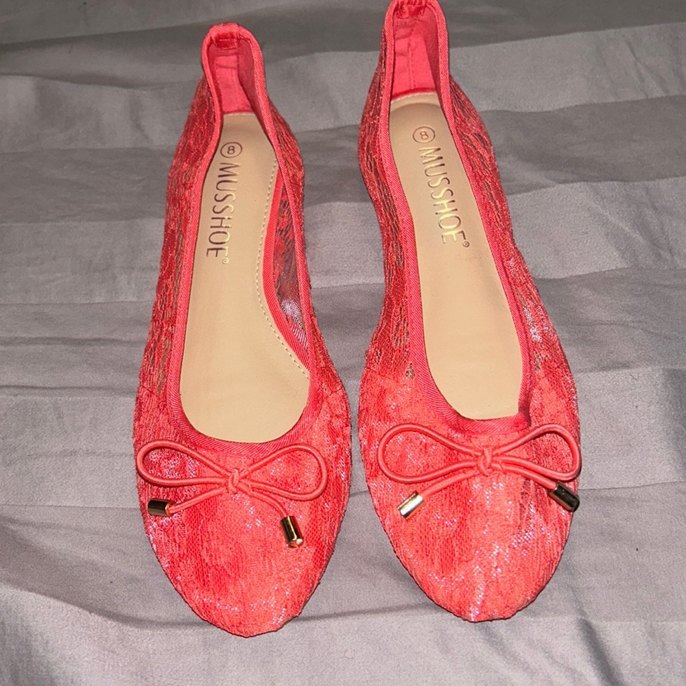 NWOT!Ladies Lace Flats